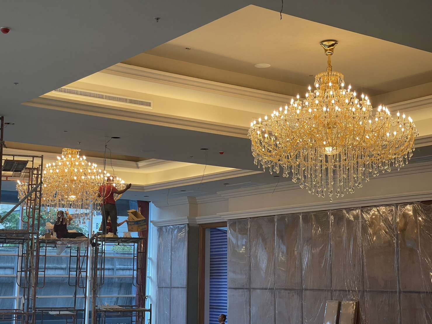 สำนักงานตำรวจแห่งชาติ ติดตั้งโคมไฟ W.L. Lighting