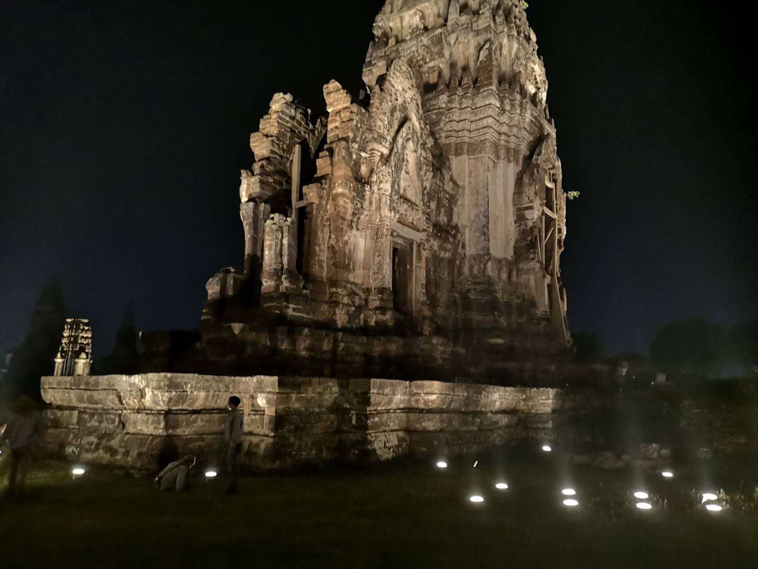 โบราณสถาน วัดพระศรีรัตนมหาธาตุ